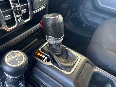 Used 2023 Jeep Gladiator Sport image 24