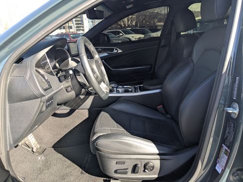 Used 2023 Kia Stinger GT2 image 28