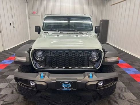 Used 2024 Jeep Wrangler Unlimited AWD/4WD image 7