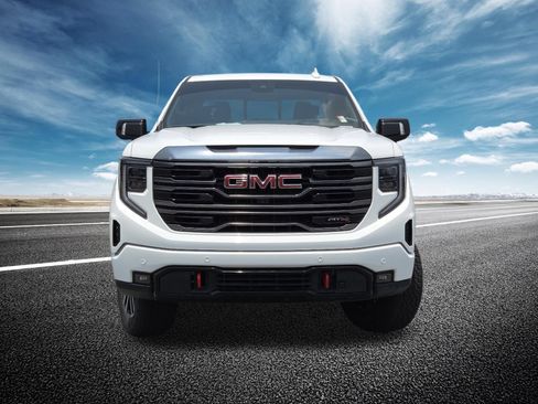 Used 2024 GMC Sierra 1500 AT4 w/ Technology Package AWD/4WD image 17