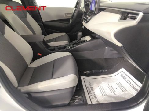 Used 2025 Toyota Corolla LE FWD image 28