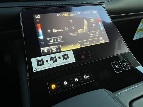 New 2026 INFINITI QX80 Autograph w/ Premium Cargo Package image 24