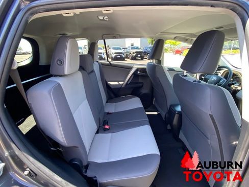 Used 2014 Toyota RAV4 XLE AWD/4WD image 16