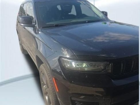 Used 2024 Jeep Grand Cherokee L Laredo AWD/4WD image 3