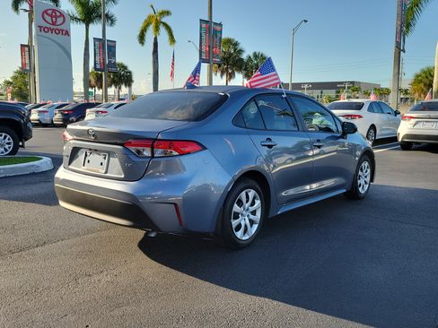 Used 2025 Toyota Corolla LE FWD image 12