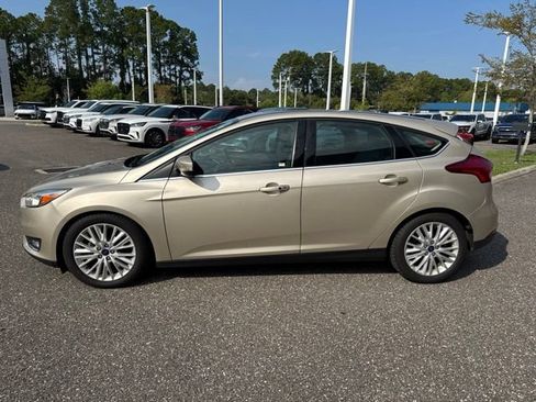Used 2017 Ford Focus Titanium FWD image 12