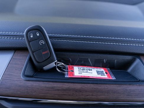 Used 2017 RAM 1500 Laramie w/ Convenience Group AWD/4WD image 28