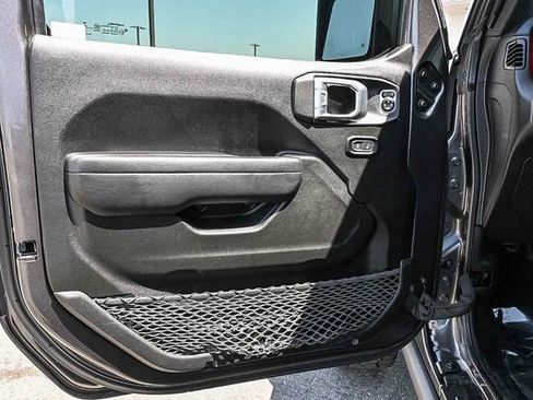 Used 2022 Jeep Gladiator Rubicon AWD/4WD image 24