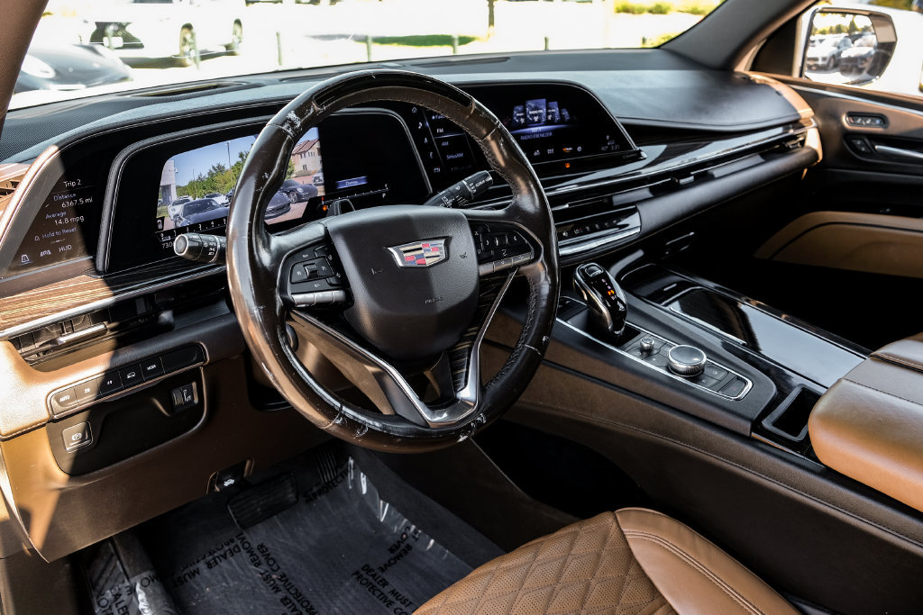 Used 2022 Cadillac Escalade Premium Luxury AWD/4WD image 11