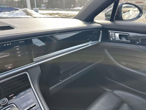 Used 2018 Porsche Panamera 4 image 17