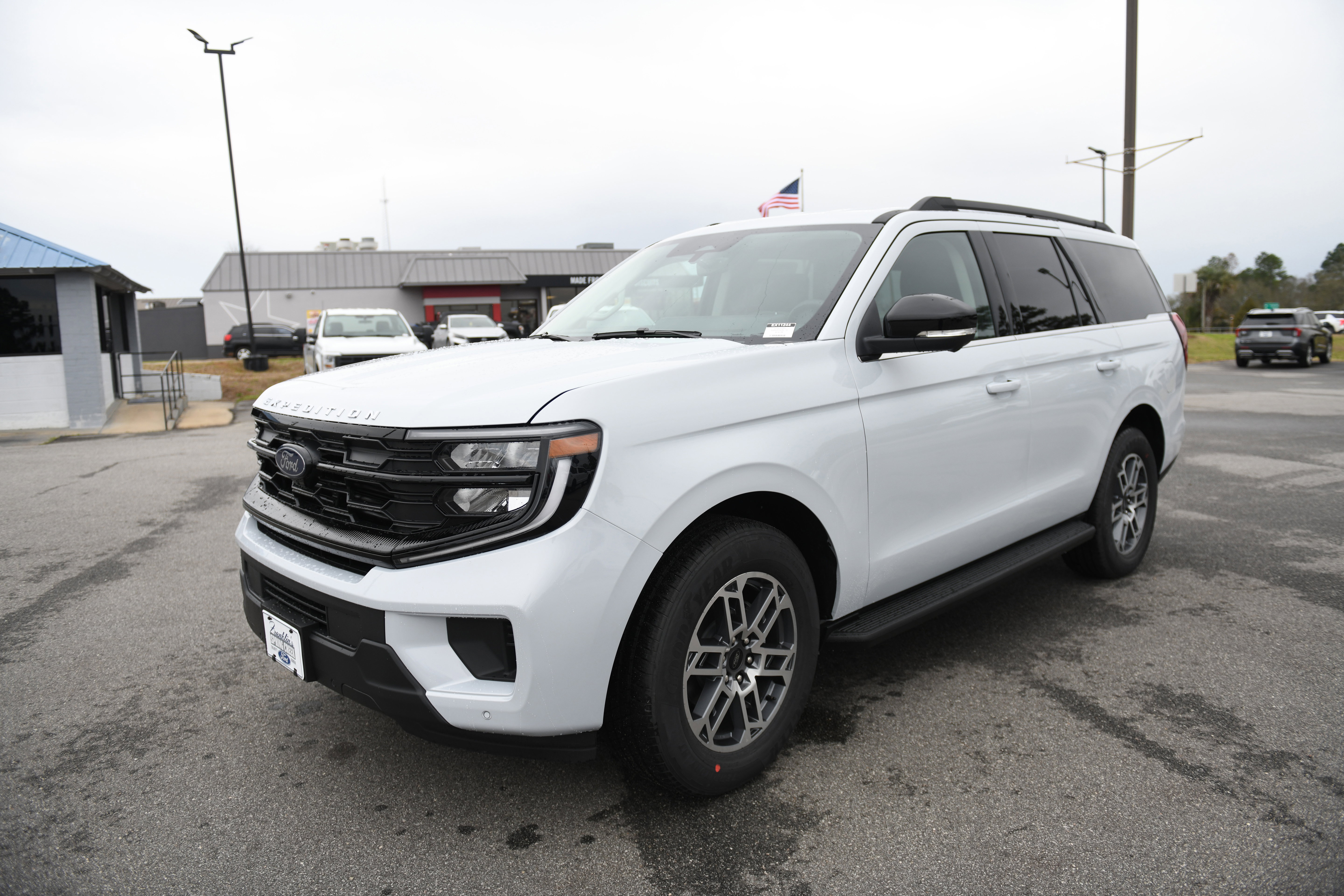 New 2026 Ford Expedition Active RWD image 10