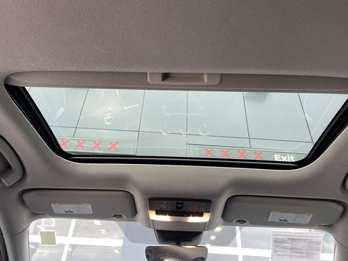 Certified 2023 Nissan Sentra SR w/ SR Premium Package image 10