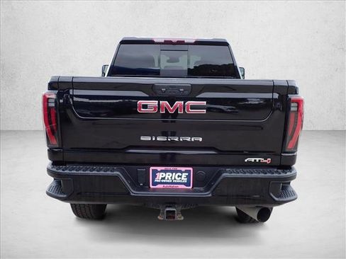 Used 2024 GMC Sierra 2500 AT4 w/ AT4 Preferred Package AWD/4WD image 3