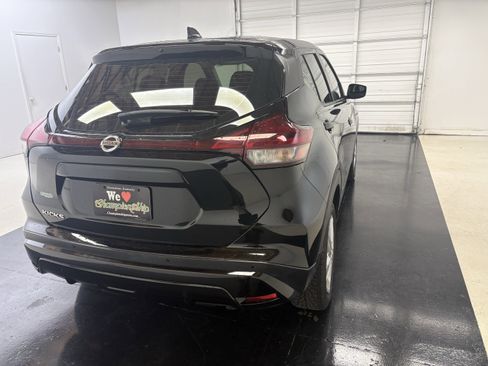 Used 2021 Nissan Kicks S image 12