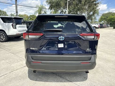 Used 2022 Toyota RAV4 XLE Premium AWD/4WD image 24