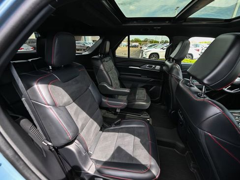 Certified 2025 Ford Explorer ST w/ Sun And Sound Package AWD/4WD image 30