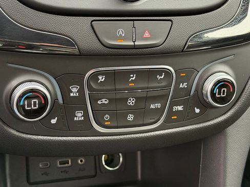 Used 2024 Chevrolet Equinox RS image 28