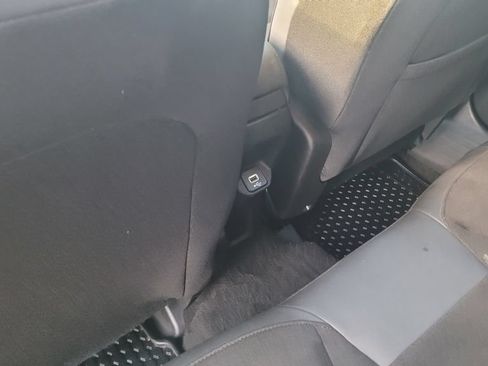 Used 2018 Jeep Renegade Altitude w/ UConnect 8.4 Nav Group AWD/4WD image 26