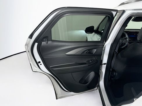 Used 2024 Chevrolet TrailBlazer LT image 24