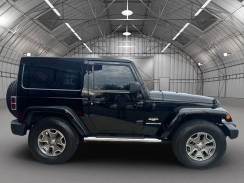 Used 2014 Jeep Wrangler Sahara w/ Mopar Chrome Edition Group AWD/4WD image 7