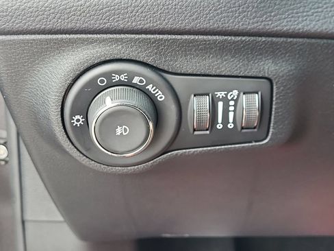 Used 2019 Jeep Compass Trailhawk w/ Cold Weather Group AWD/4WD image 35