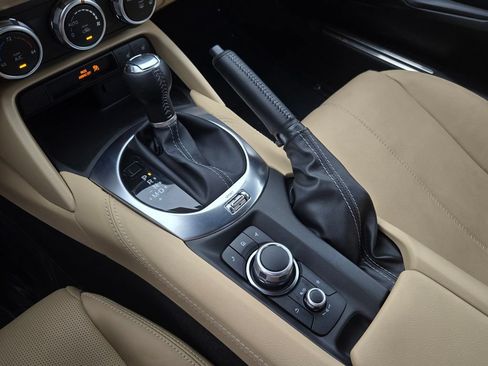 Certified 2025 MAZDA MX-5 Miata Grand Touring RWD image 15