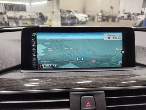 Used 2016 BMW 330e image 7