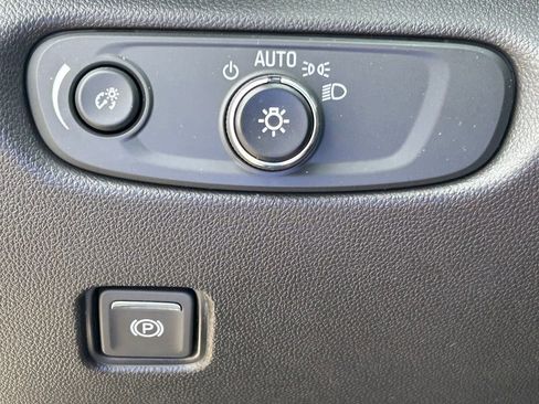 Used 2023 Chevrolet Blazer RS w/ Enhanced Convenience Package image 32