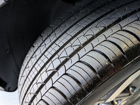 Used 2025 Hyundai Venue SEL image 16