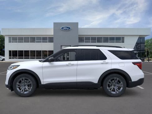New 2026 Ford Explorer Active w/ Active Comfort Package image 3