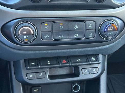 Used 2016 Chevrolet Colorado Z71 image 27