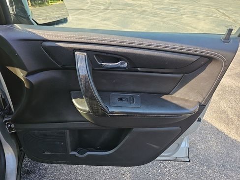 Used 2017 GMC Acadia Limited SLT AWD/4WD image 14
