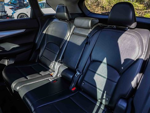 Used 2020 INFINITI QX50 Luxe w/ Navigation Package image 22