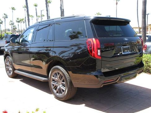 New 2026 Ford Expedition Platinum AWD/4WD image 2