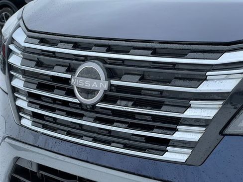 Used 2024 Nissan Rogue SL w/ SL Premium Package image 41