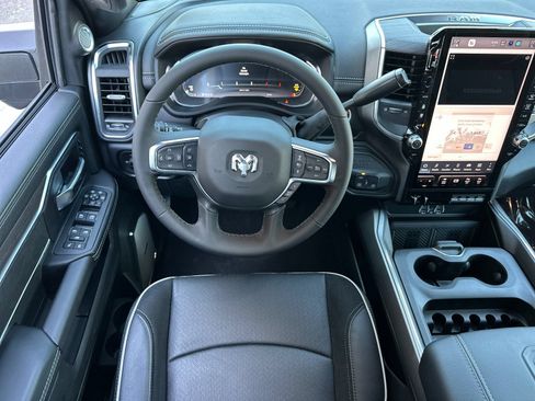New 2026 RAM 2500 Laramie AWD/4WD image 13