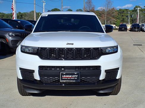 New 2025 Jeep Grand Cherokee L Altitude AWD/4WD image 5