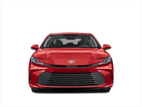 Used 2025 Toyota Camry LE FWD image 4