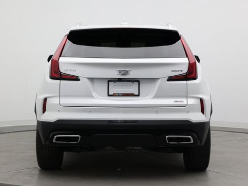 Used 2025 Cadillac XT4 Premium Luxury w/ Cold Weather Package FWD image 7