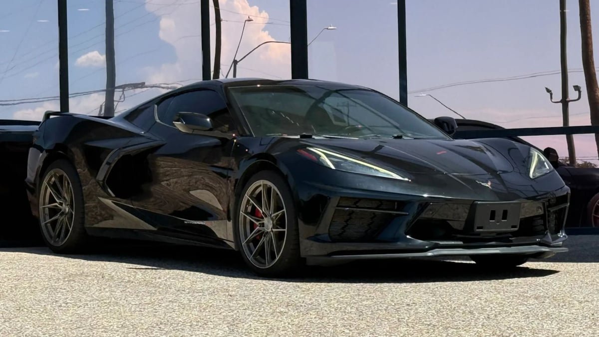 Used 2023 Chevrolet Corvette Stingray Preferred Cpe w/ Z51 Performance Package RWD image 15