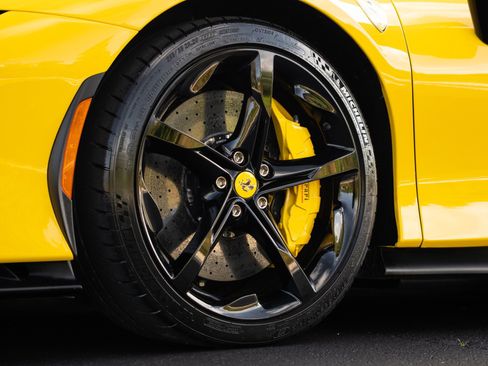 Used 2025 Ferrari SF90 Spider image 25