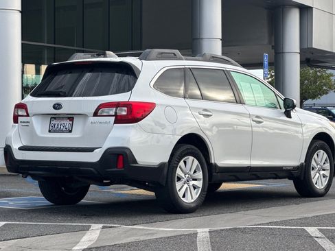 Used 2019 Subaru Outback 2.5i Premium image 4