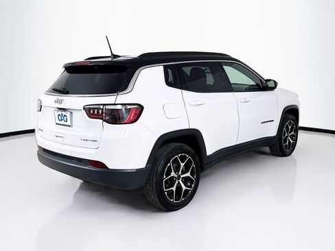 Used 2025 Jeep Compass Limited AWD/4WD image 7