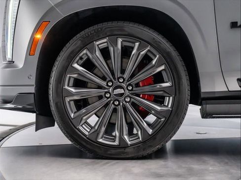 Used 2026 Cadillac Escalade V AWD/4WD image 12