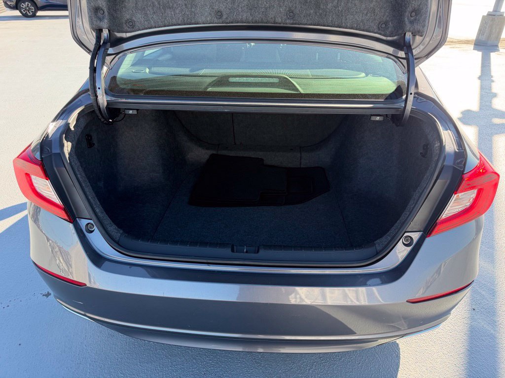 Used 2018 Honda Accord EX image 9