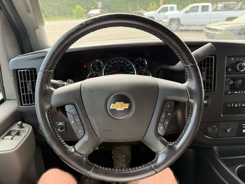 Used 2022 Chevrolet Express 2500 w/ Driver Convenience Package RWD image 31