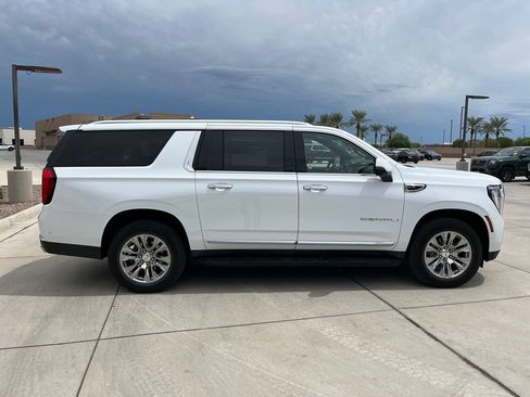 Used 2025 GMC Yukon XL Denali AWD/4WD image 5