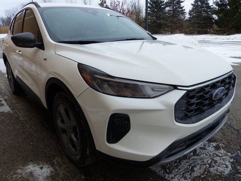 Used 2025 Ford Escape ST-Line w/ Tech Pack #1 image 10