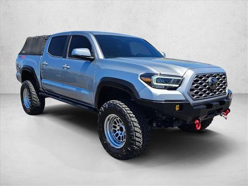 Used 2023 Toyota Tacoma TRD Off-Road w/ TRD Premium Off Road Package AWD/4WD image 3