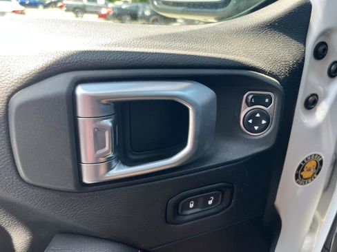 Used 2021 Jeep Gladiator Mojave AWD/4WD image 22